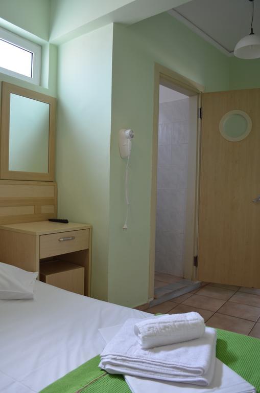 Fontana Rooms Mytilene Quarto foto