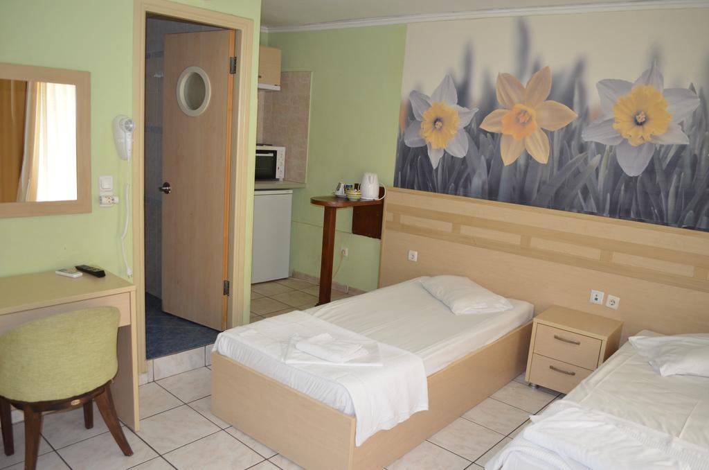 Fontana Rooms Mytilene Quarto foto