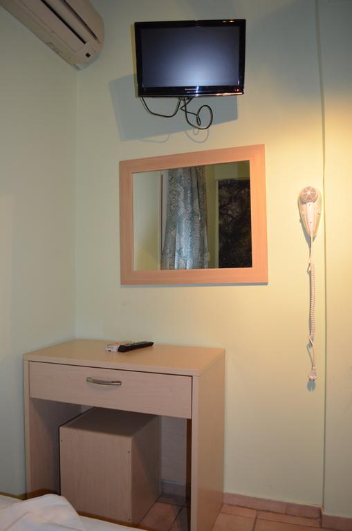 Fontana Rooms Mytilene Quarto foto
