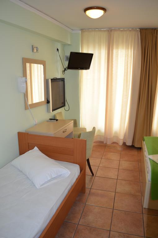 Fontana Rooms Mytilene Quarto foto