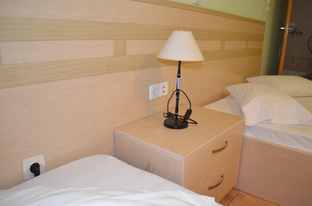 Fontana Rooms Mytilene Quarto foto